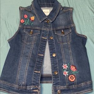 Used big kids size 16 Mudd jeans vest!